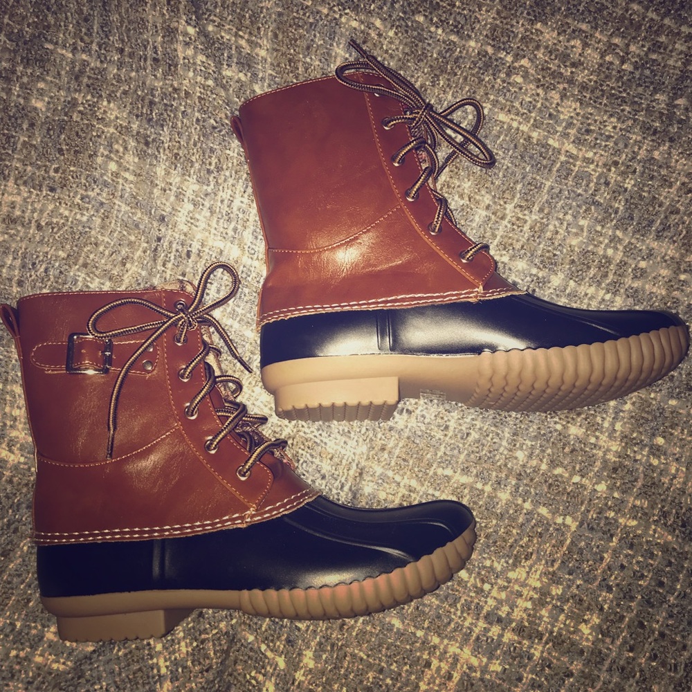 Rain boots - Picture 1 of 2